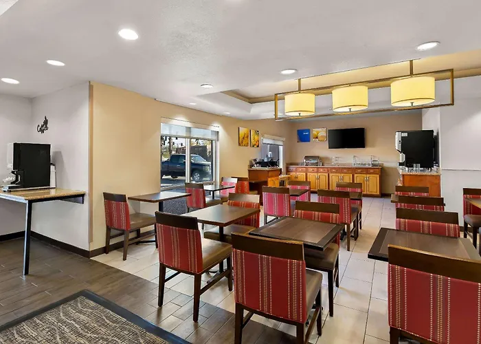 Comfort Inn & Suites Near Kino Sports Complex
