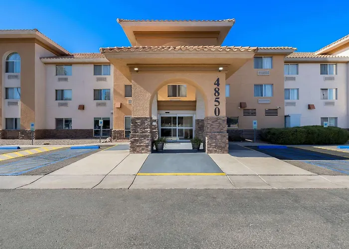 Comfort Inn & Suites Near Kino Sports Complex
