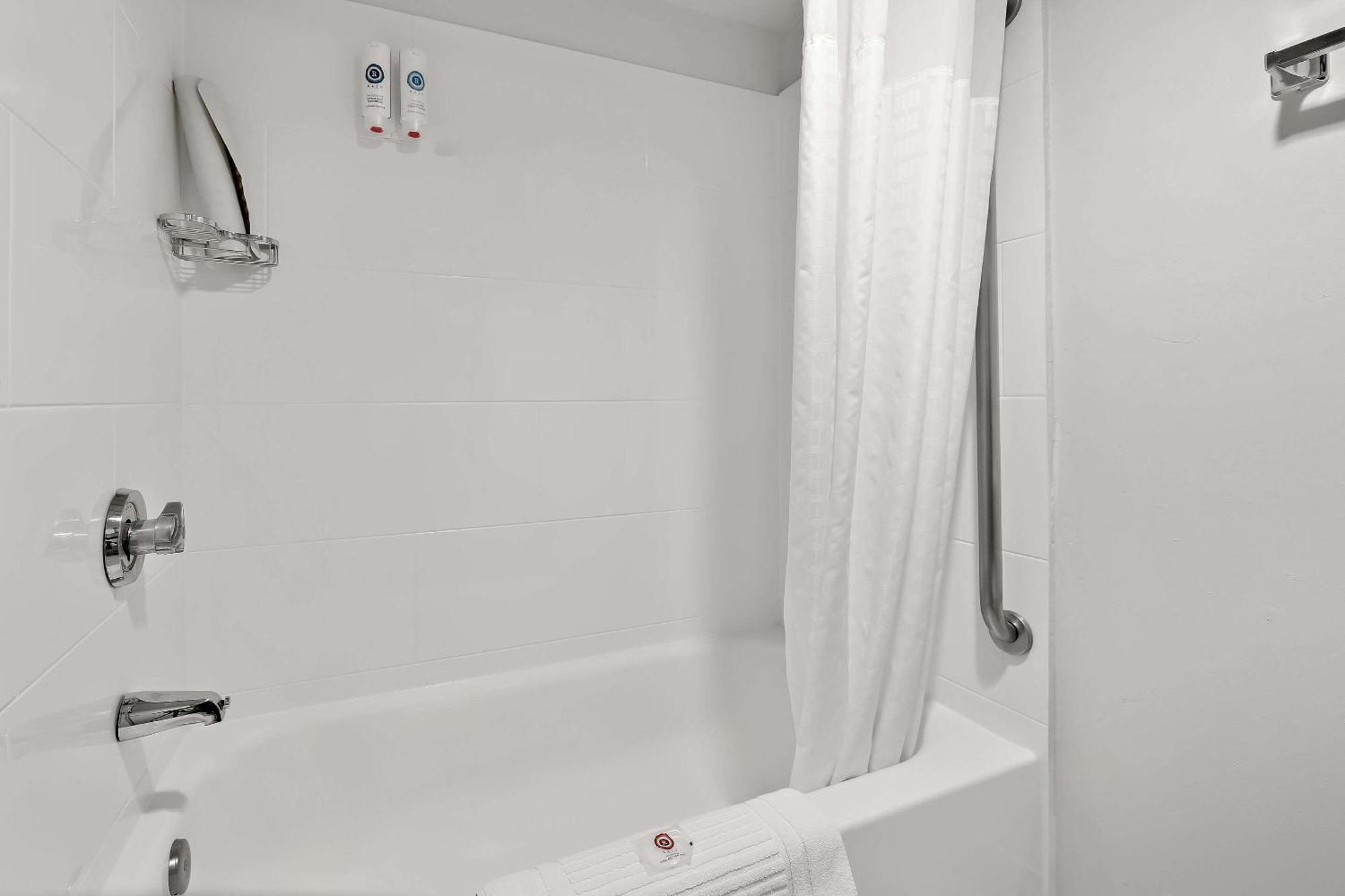 Hotel Comfort & Near Kino Sports Complex