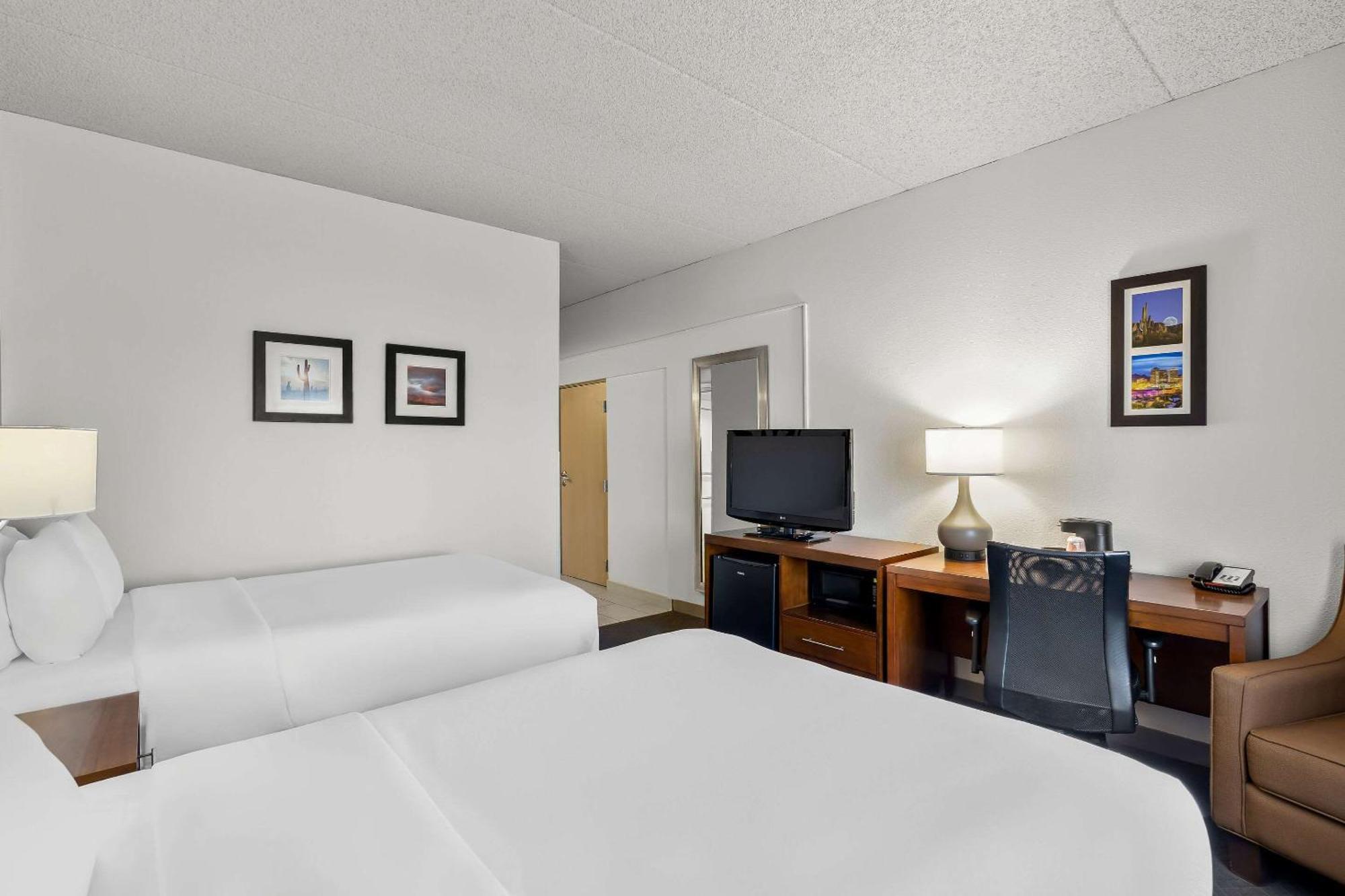 Hotel Comfort & Near Kino Sports Complex